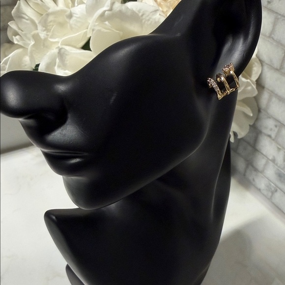 Jewelry - Elegant Gold and Rhinestone Women's Earrings